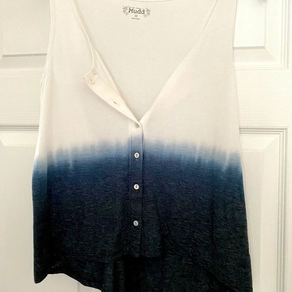 Ombré button tank top - Picture 1 of 3